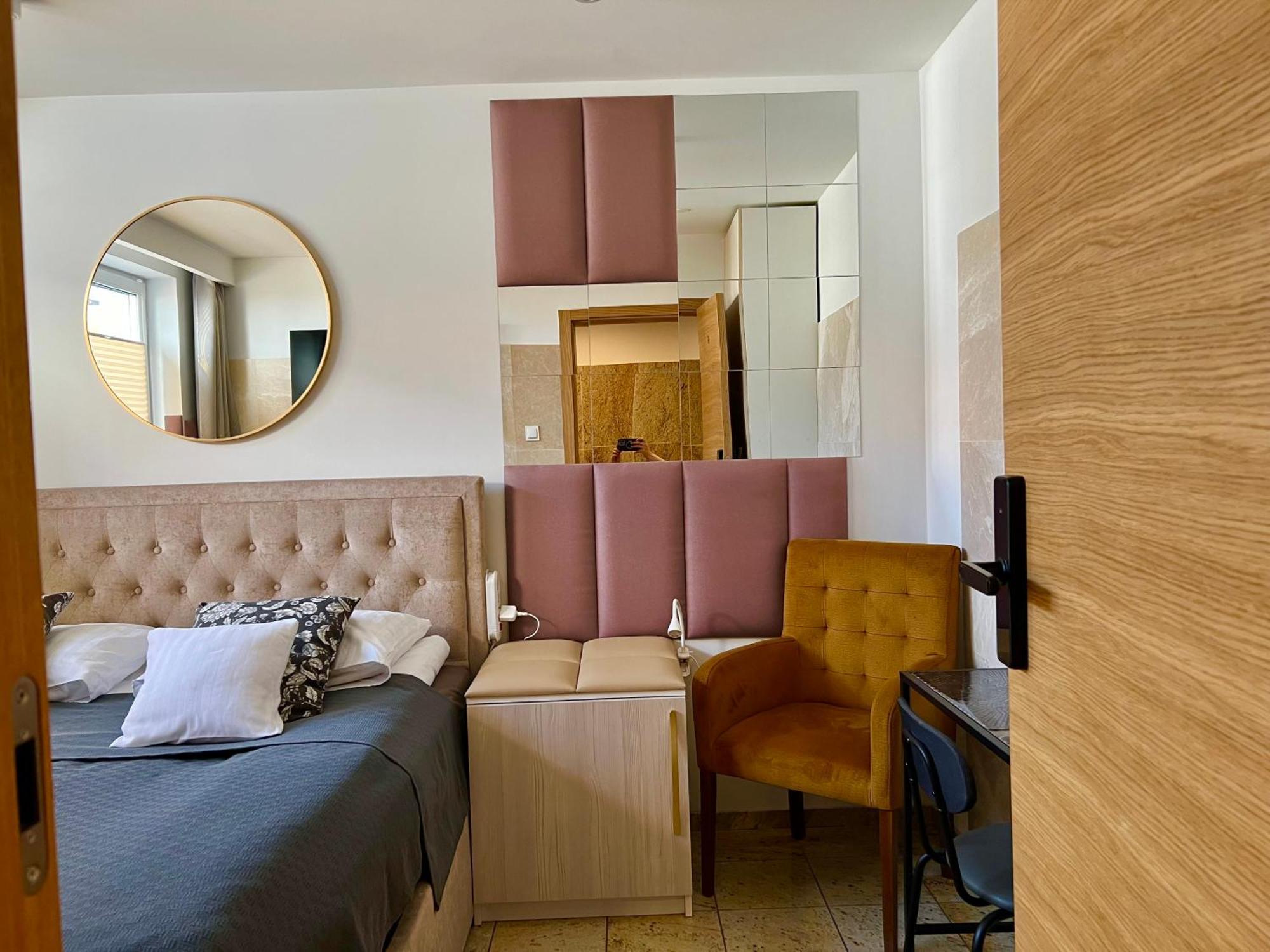 North Nest Luxury Suites Γκντανσκ Δωμάτιο φωτογραφία